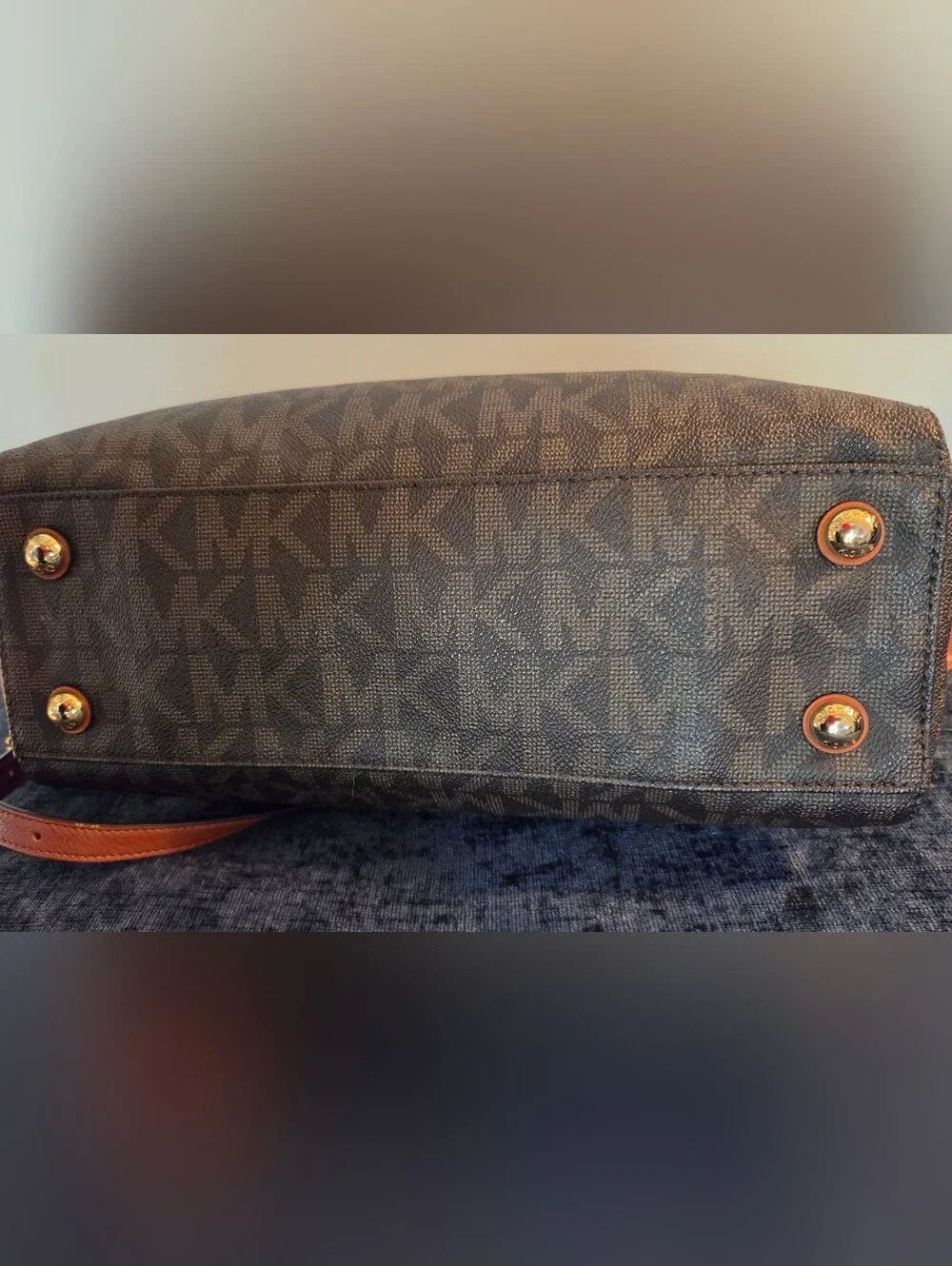✨ Gorgeous Michael Kors Cynthia Medium Satchel ✨